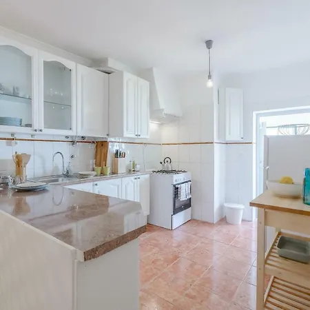 Bright & Spacious Alfama Apartment, By Timecooler Apartment