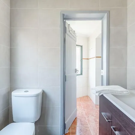 Bright & Spacious Alfama Apartment, By Timecooler Apartment *
