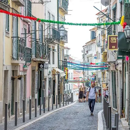 דירה Bright & Spacious Alfama Apartment, By Timecooler