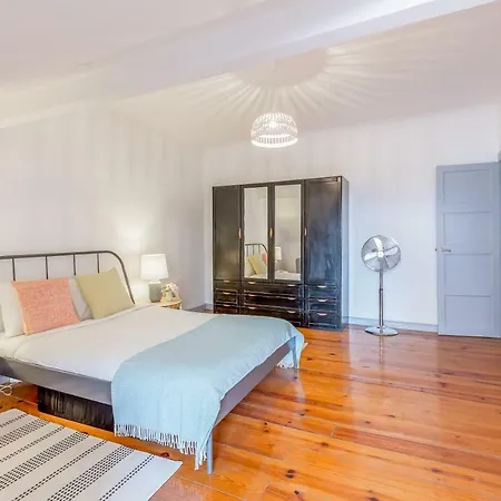 Bright & Spacious Alfama Apartment, By Timecooler Apartment