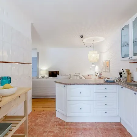 Bright & Spacious Alfama Apartment, By Timecooler Apartment