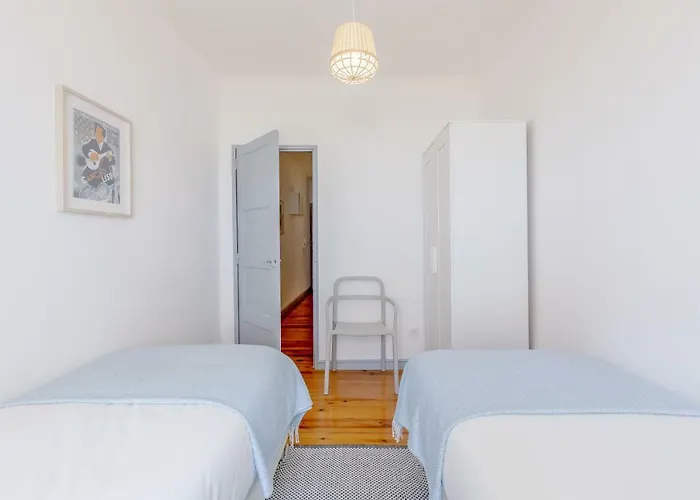 Bright & Spacious Alfama Apartment, By Timecooler Apartman Lisboa