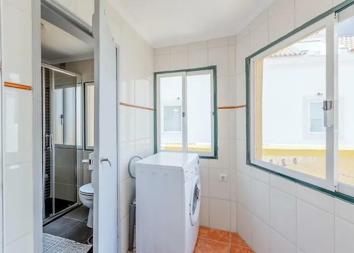 Bright & Spacious Alfama Apartment, By Timecooler Apartman Lisboa