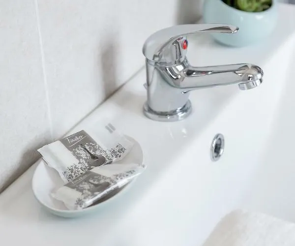 Bright & Spacious Alfama Apartment, By Timecooler * Lisboa